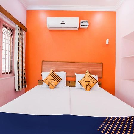 Spot On 75742 Sri Devi Lodge Kākināda エクステリア 写真