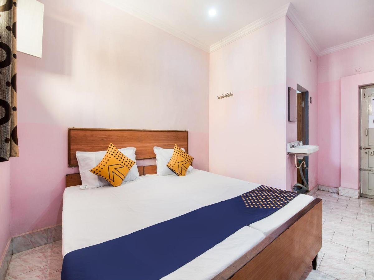 Spot On 75742 Sri Devi Lodge Kākināda エクステリア 写真