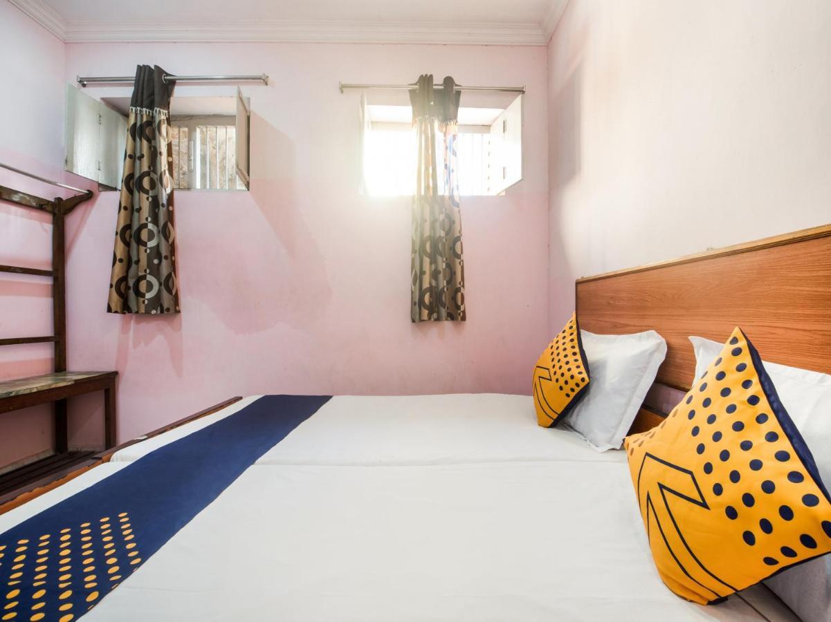 Spot On 75742 Sri Devi Lodge Kākināda エクステリア 写真