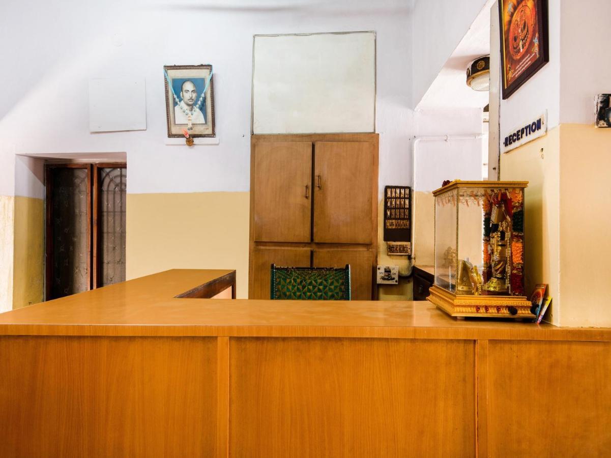 Spot On 75742 Sri Devi Lodge Kākināda エクステリア 写真